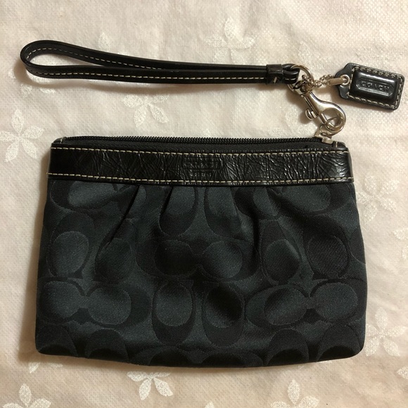 Coach Handbags - Black Coach Wristlet 🖤